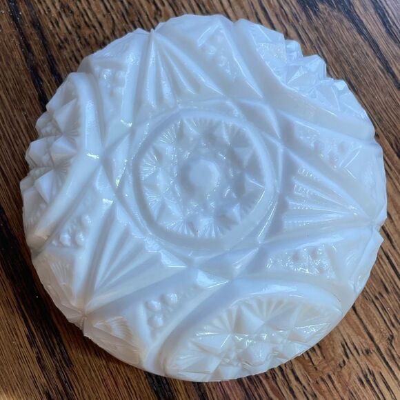 Vintage Viking Glass Milk Glass 5” Round Serving Candy Trinket Dish - Picture 2 of 6